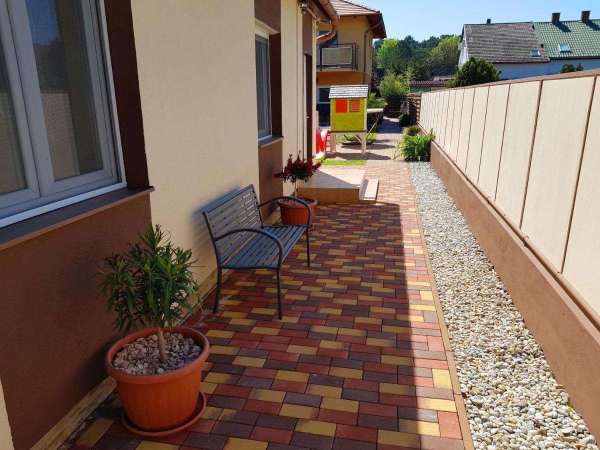 Napsugár Villa B Siófok Exterior foto